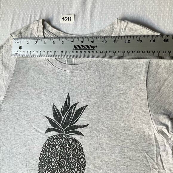 Old Navy Women’s Short Sleeve T-shirt Size M, Solid Gray, Pineapple - Picture 2 of 8